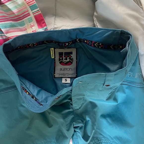 Burton Snowboard or Ski Complete Outfit - Picture 6 of 7